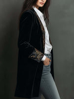 Blazer entallado con estampado barroco negro