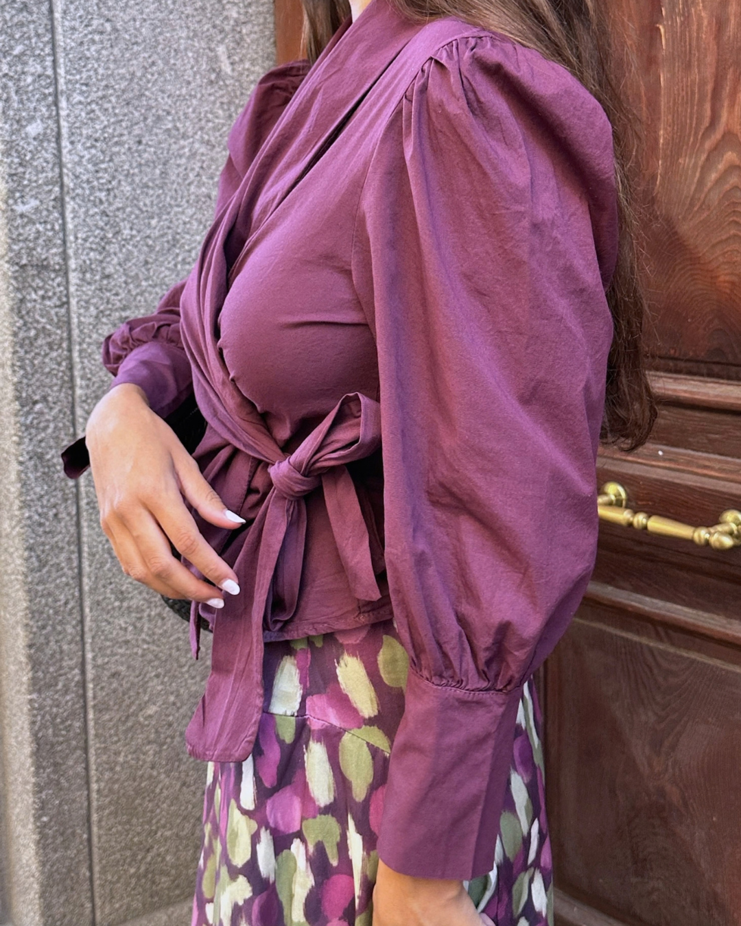 Blusa cruzada berenjena