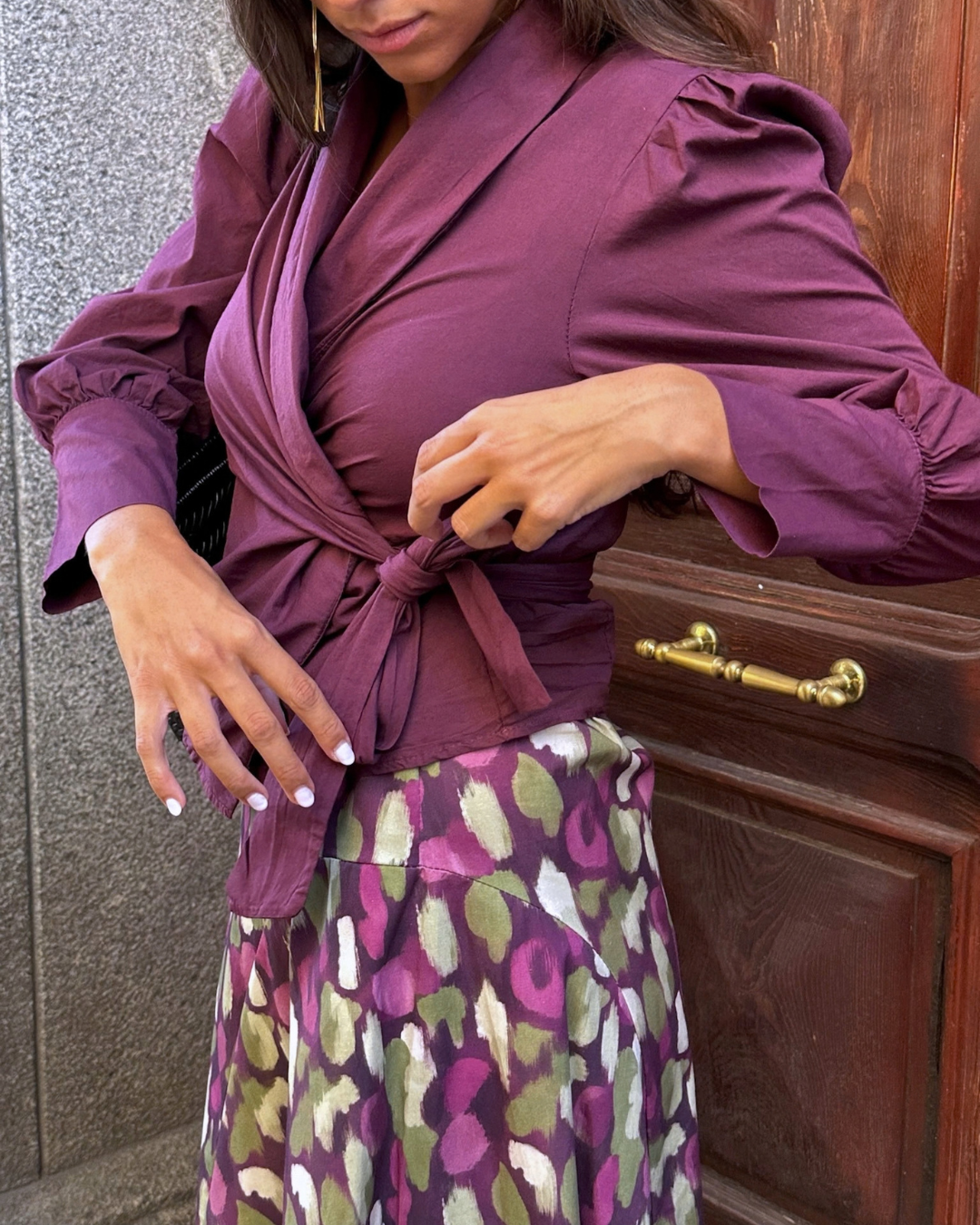 Blusa cruzada berenjena