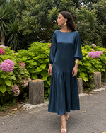 Patricia · Vestido largo satinado azul