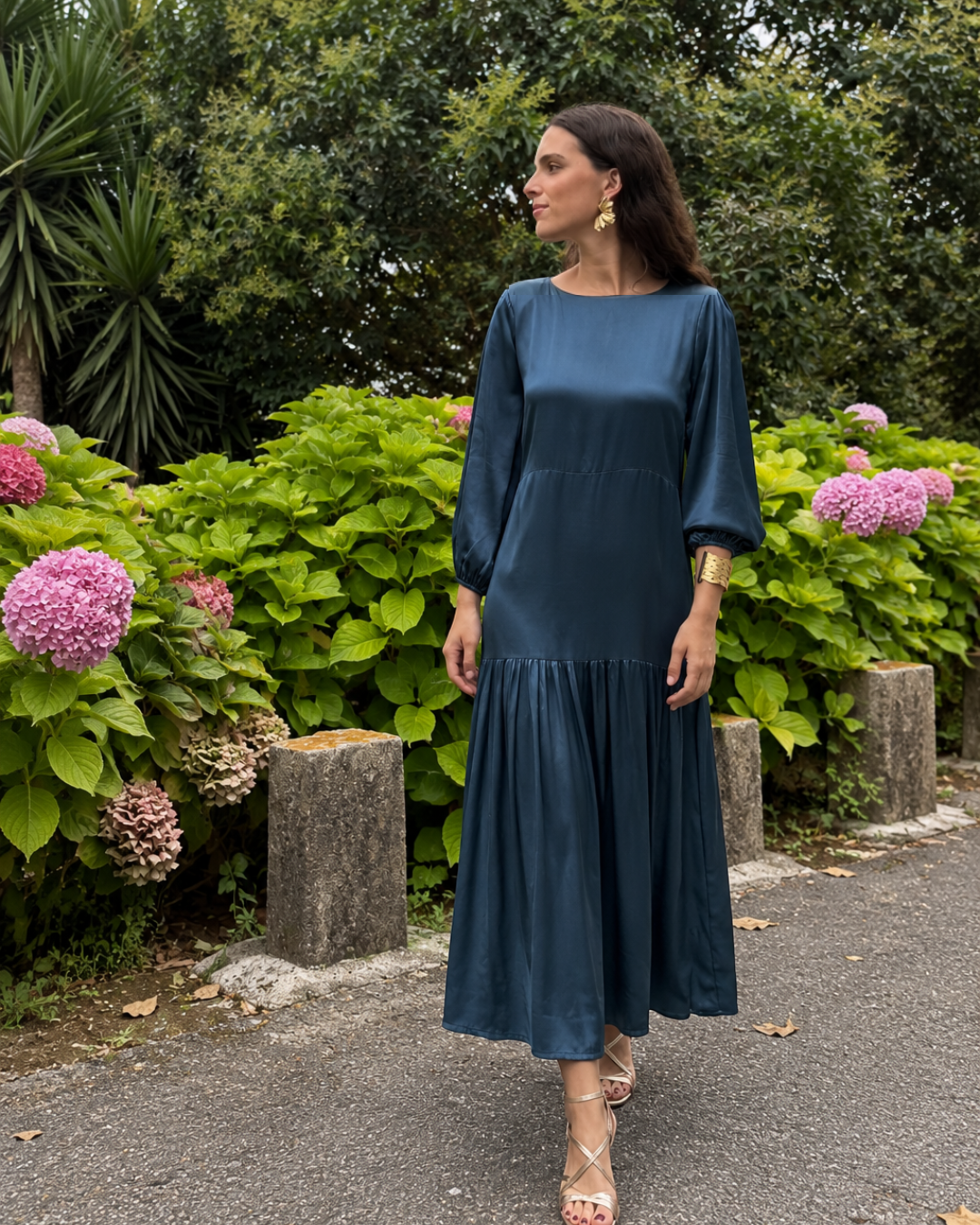 Patricia · Vestido largo satinado azul