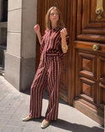 Pantalón recto estampado burdeos