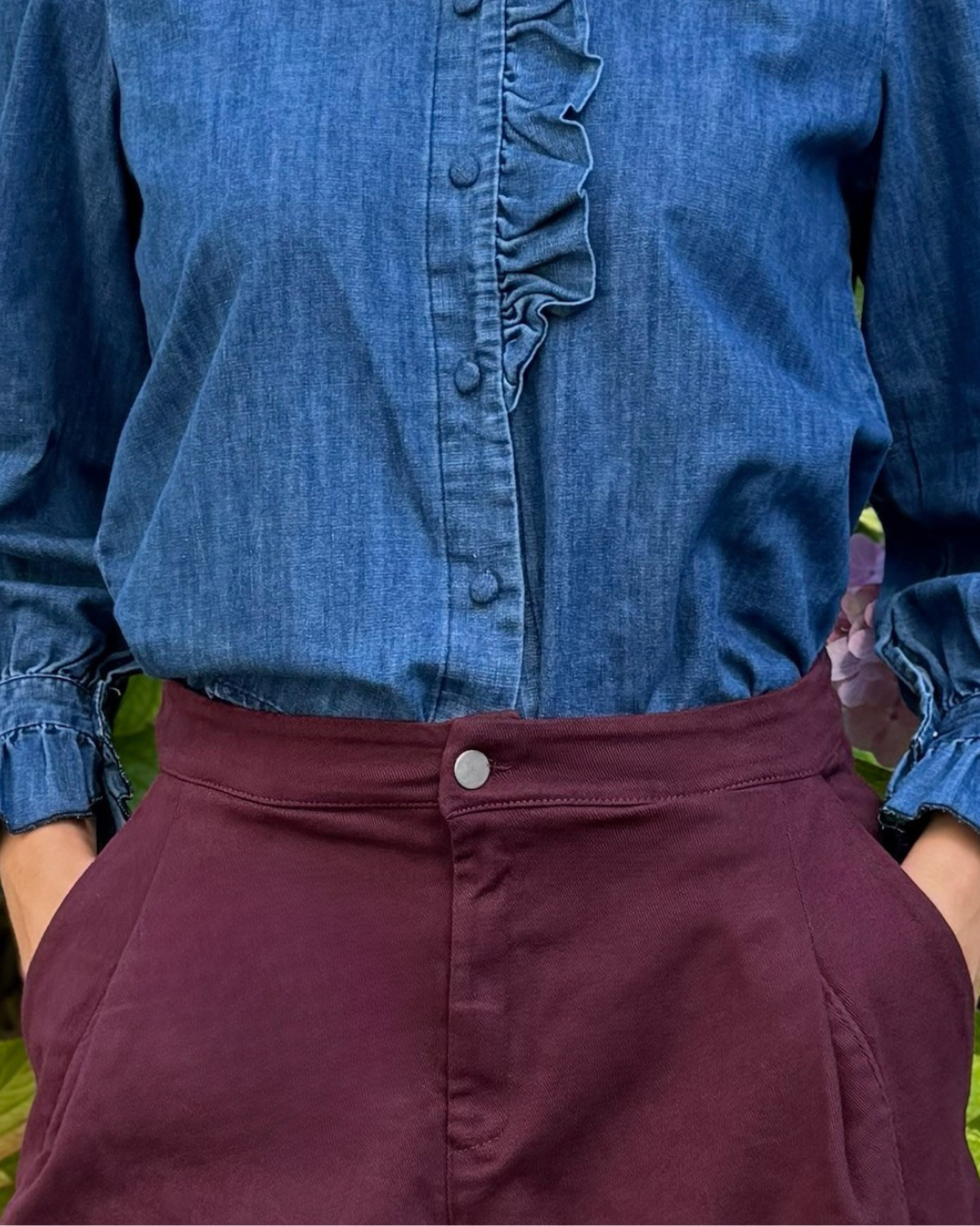 Pantalón tobillero berenjena