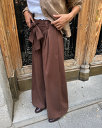 Pantalón de pernera ancha marrón