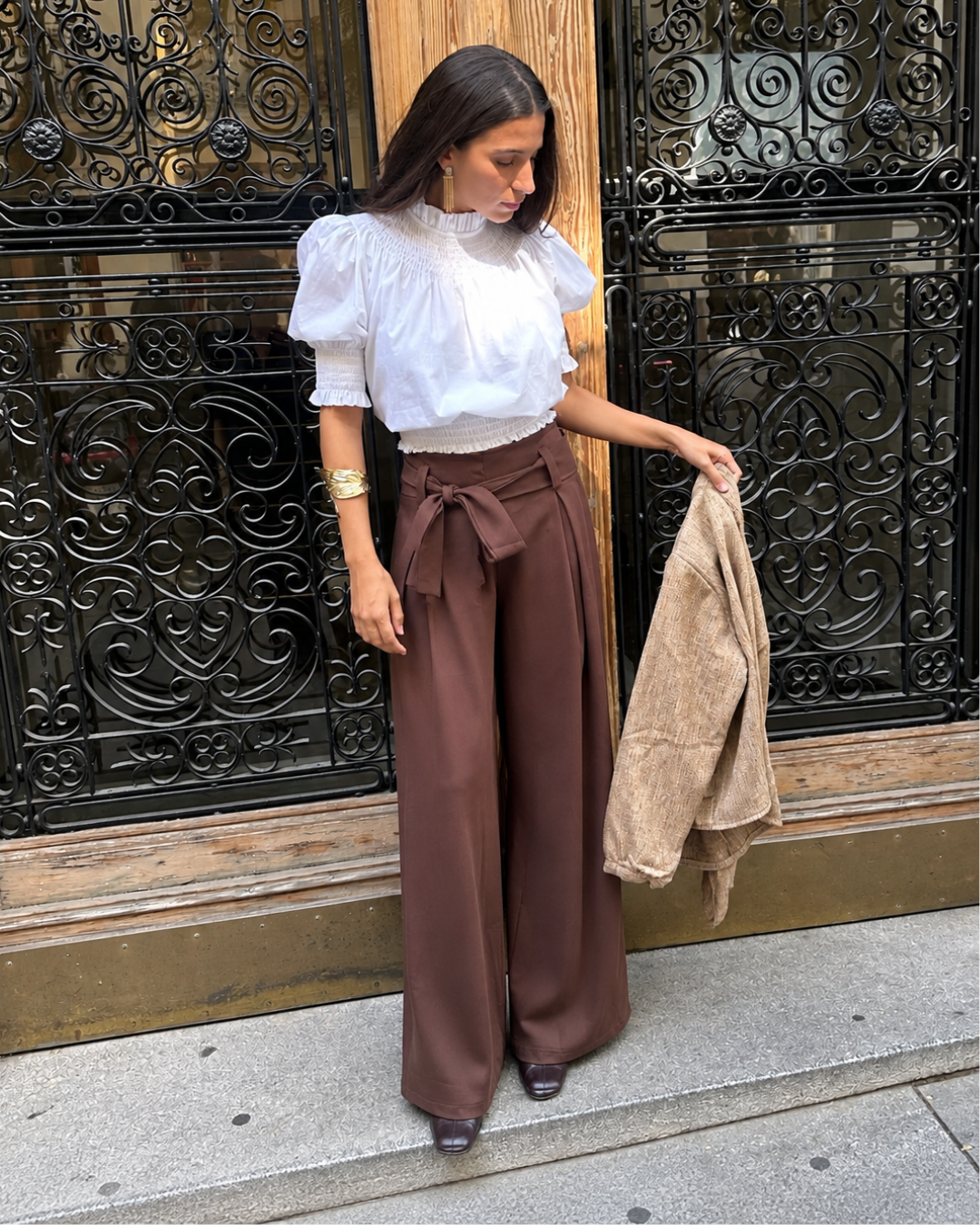 Pantalón de pernera ancha marrón