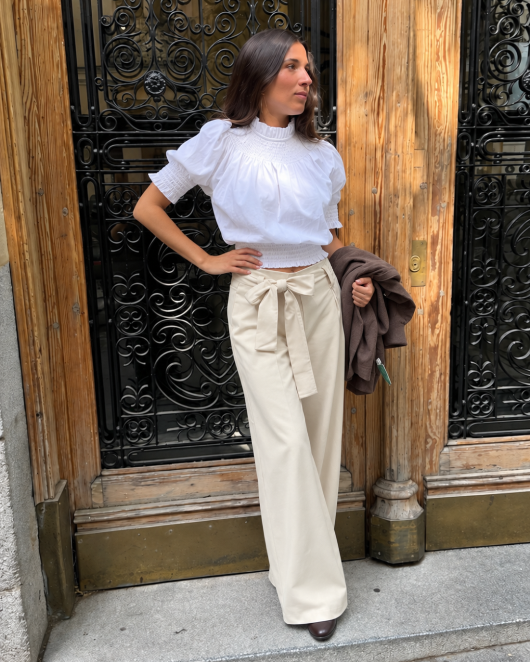 Araceli · Pantalón de pernera ancha beige