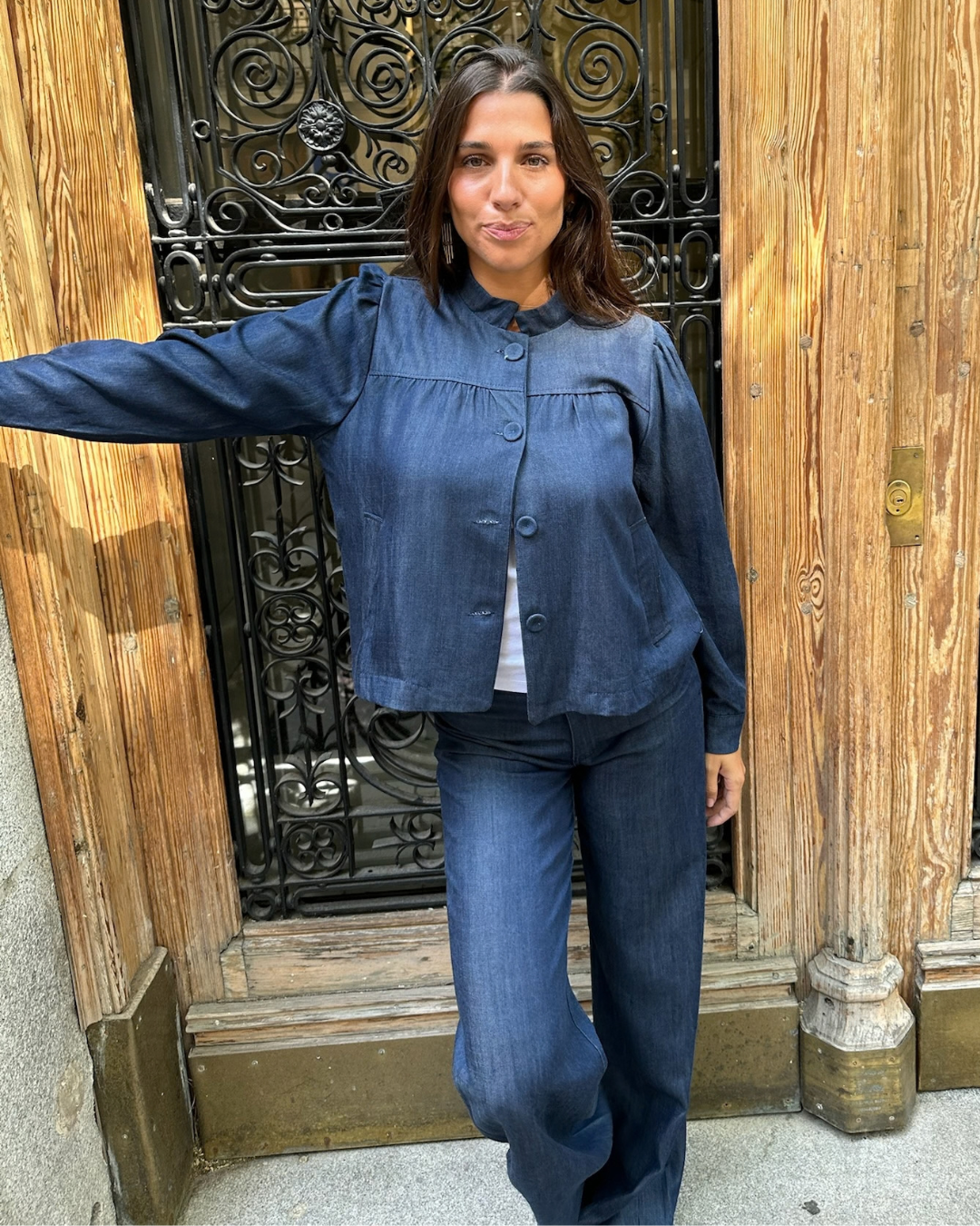 Chaqueta corta abotonada