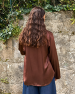 Camisa satinada marrón