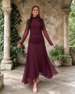 Vanesa · Vestido largo de cuello alto ciruela