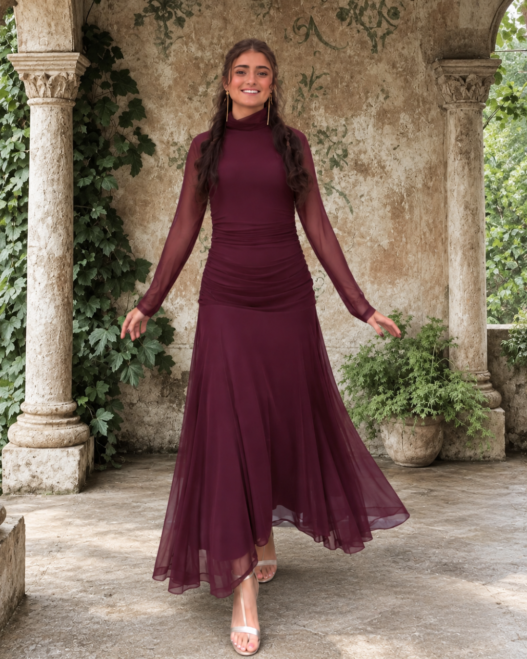 Vanesa · Vestido largo de cuello alto ciruela