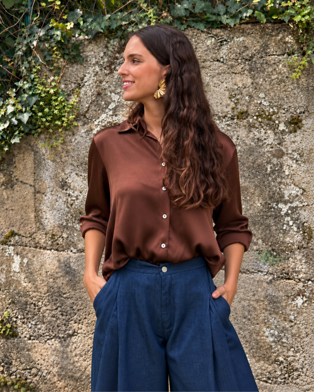 Camisa satinada marrón