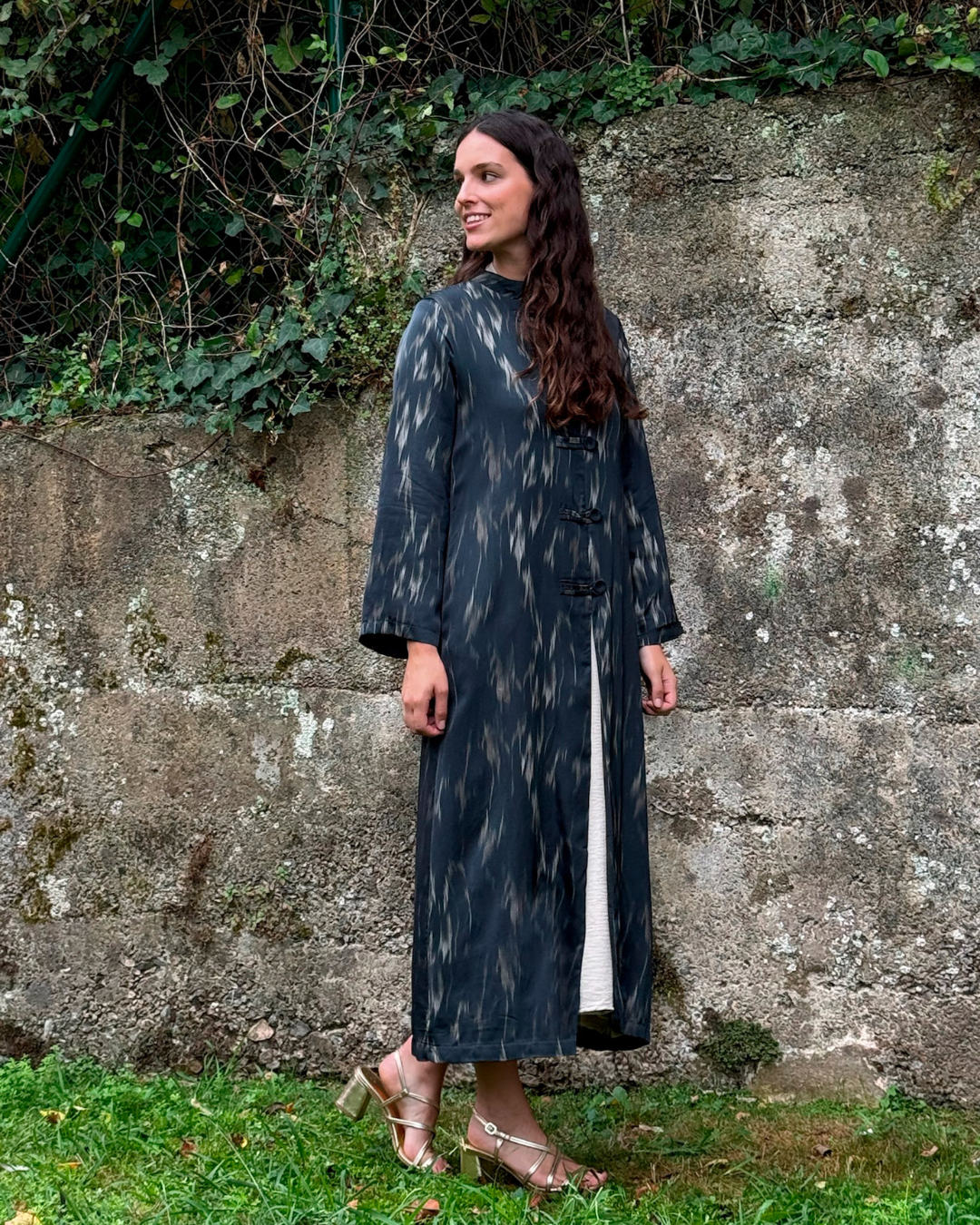 Kimono midi estampado gris