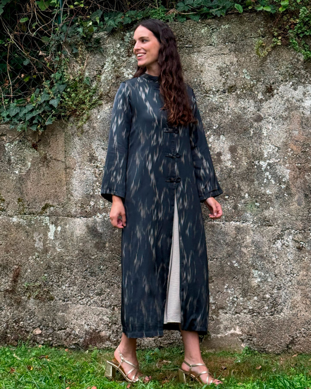 Susana · Kimono midi estampado gris