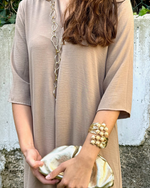 Vestido caftán midi taupe