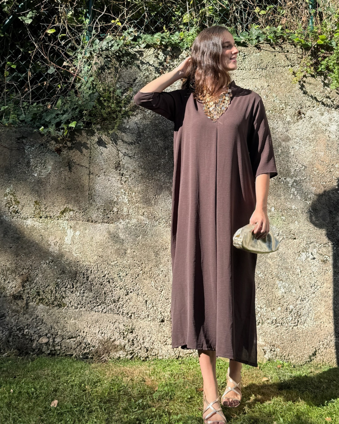 Laura · Vestido caftán midi chocolate