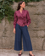 Blusa cruzada berenjena