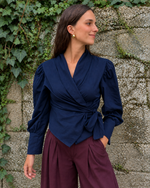 Fernanda · Blusa cruzada marino