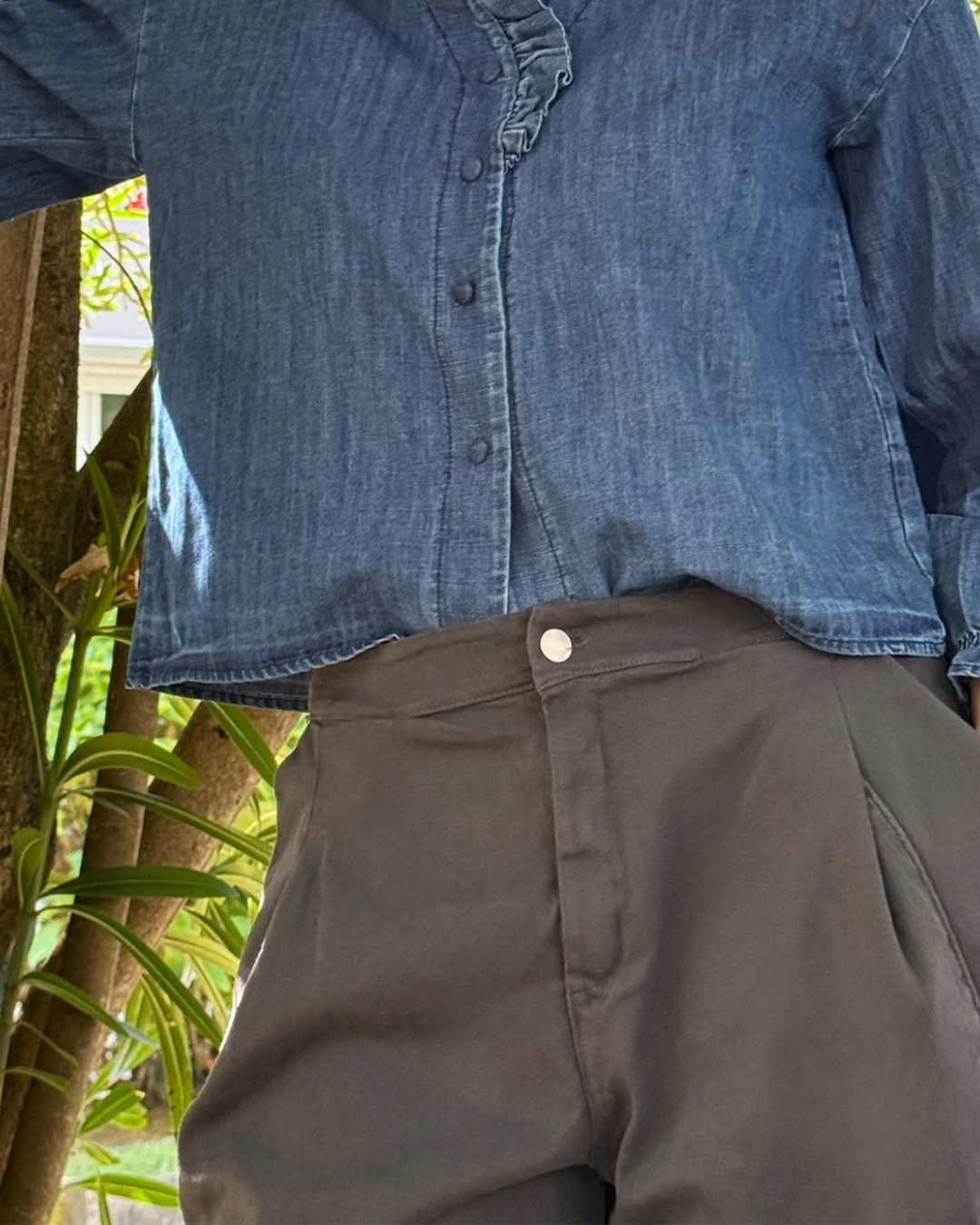 Pantalón tobillero gris