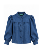 Chaqueta corta abotonada