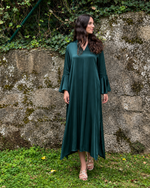 Isabel · Vestido midi con escote en V verde