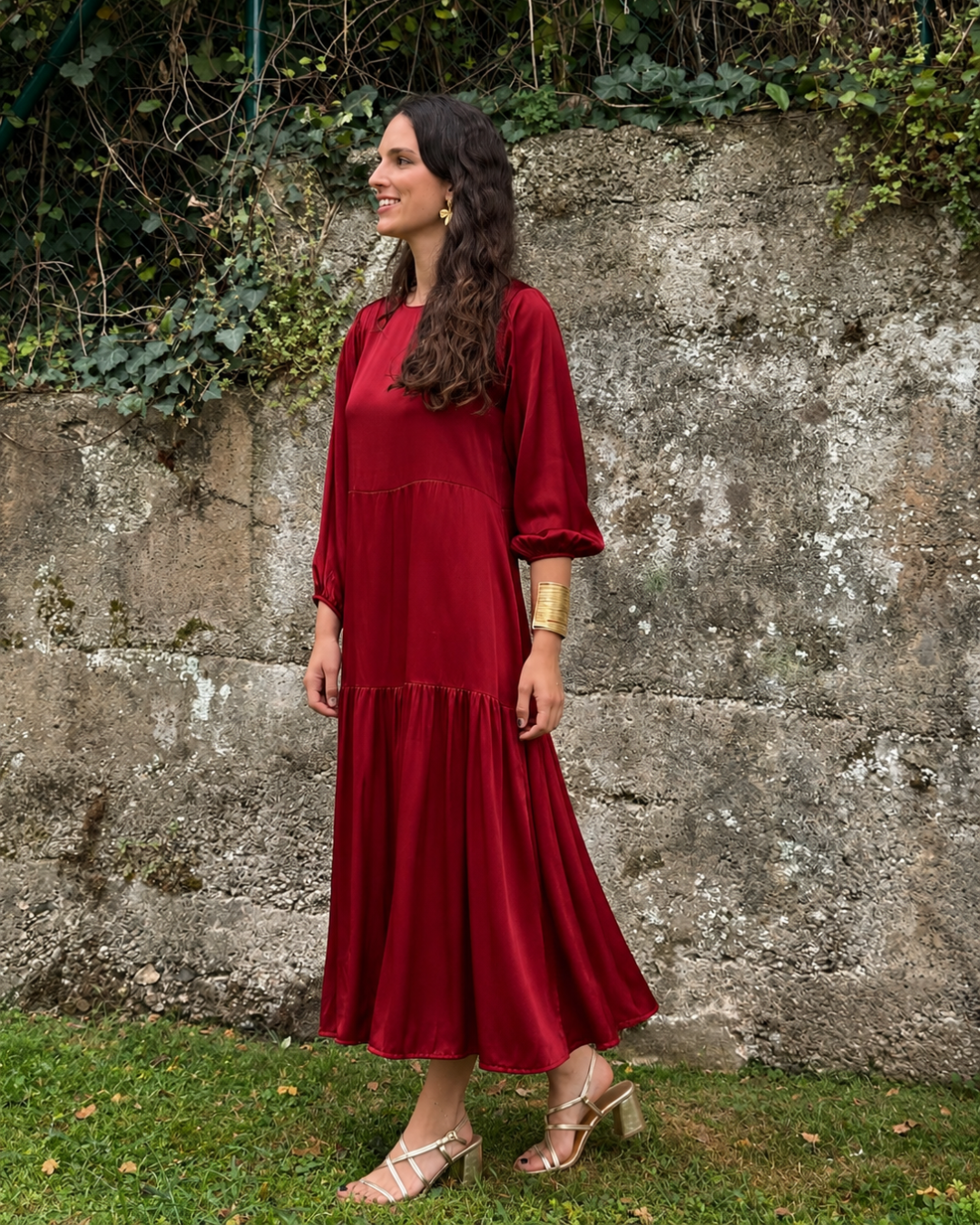 Vestido largo satinado burdeos