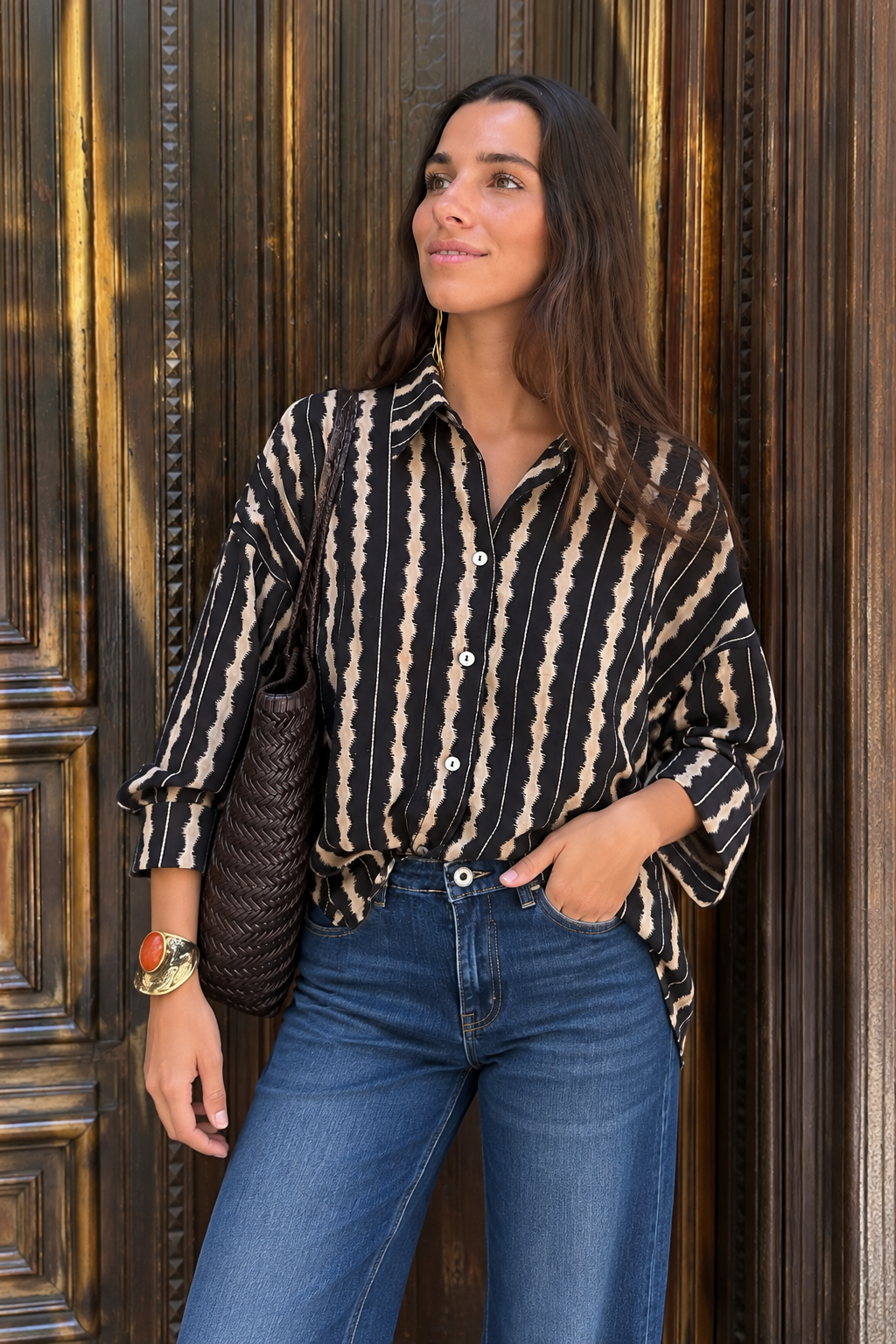 Olivia · Camisa amplia de manga kimono negra