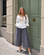 Pantalón tobillero gris