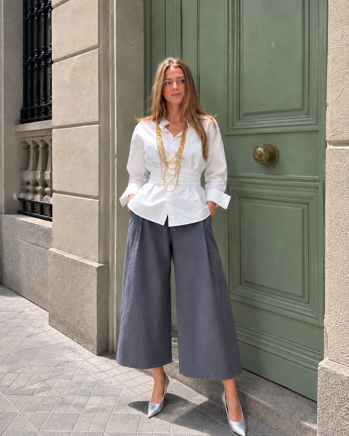 Pantalón tobillero gris