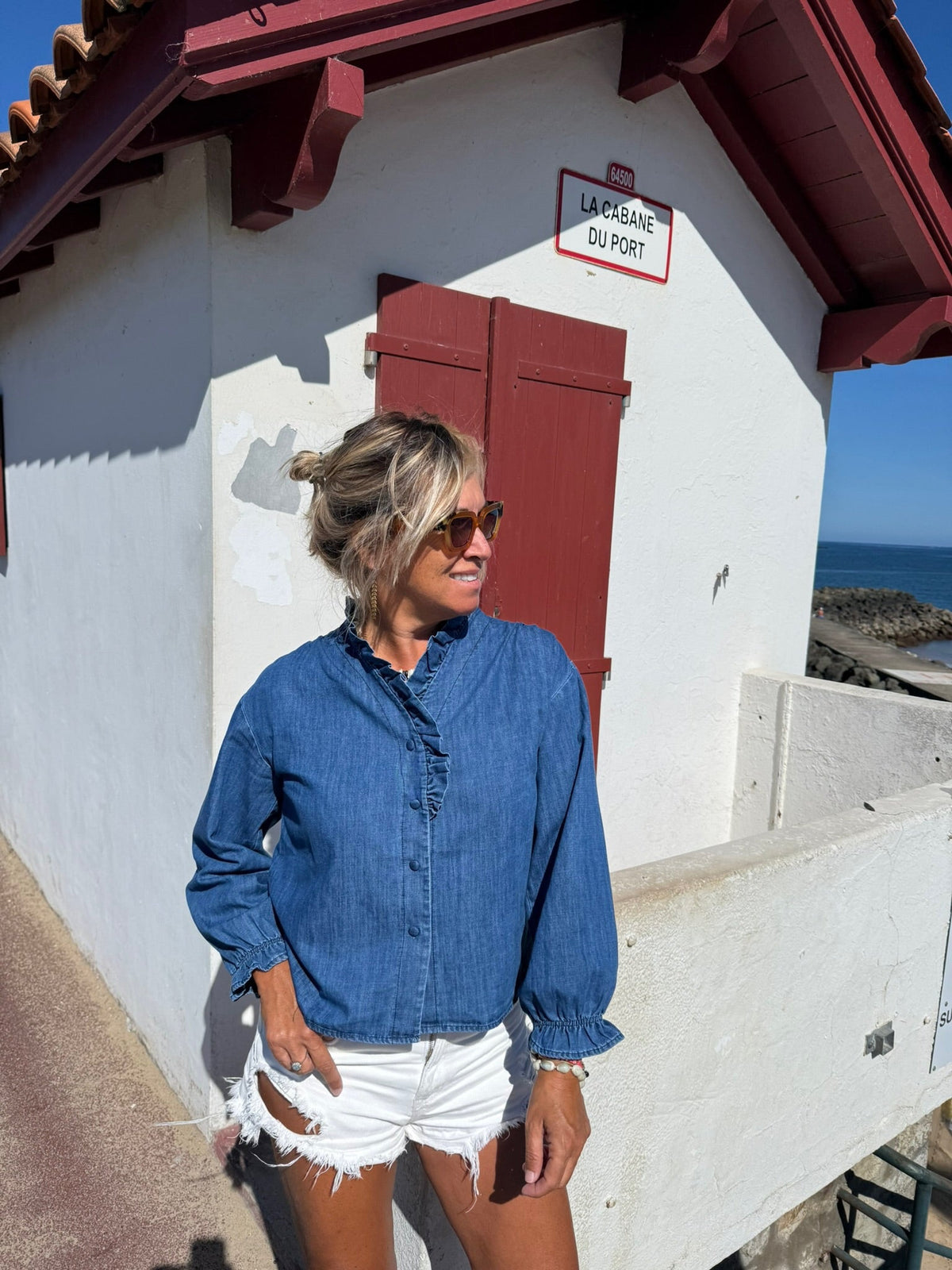 Blusa vaquera con escote en V