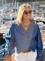 Cecilia · Blusa vaquera de cuello ancho
