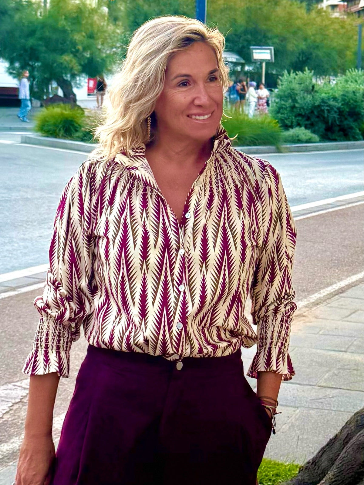 Blusa estampada holgada beige