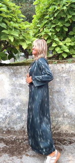 Kimono midi estampado gris