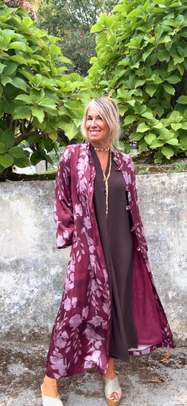 Kimono midi estampado burdeos