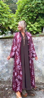 Kimono midi estampado burdeos