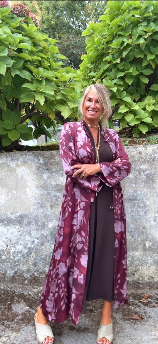 Kimono midi estampado burdeos