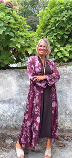 Kimono midi estampado burdeos