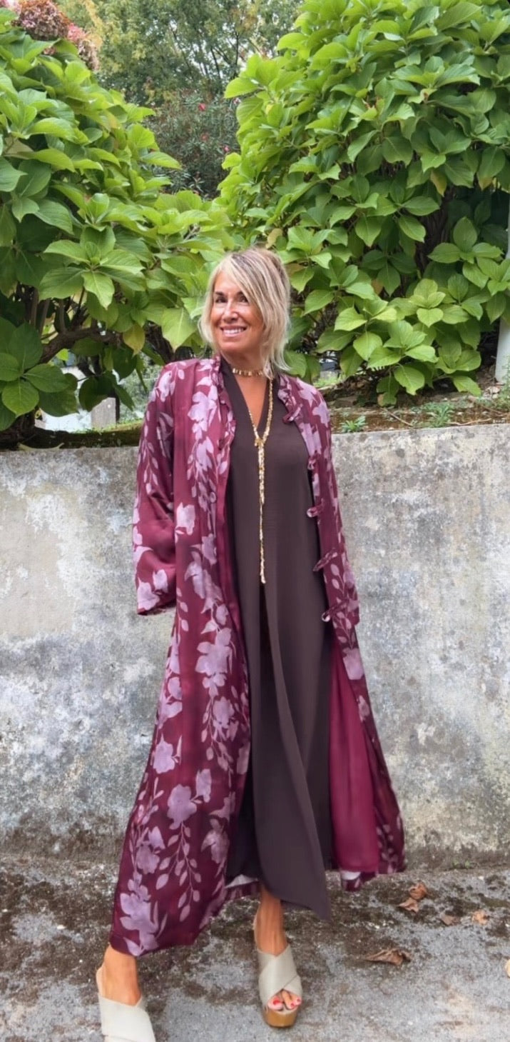Kimono midi estampado burdeos