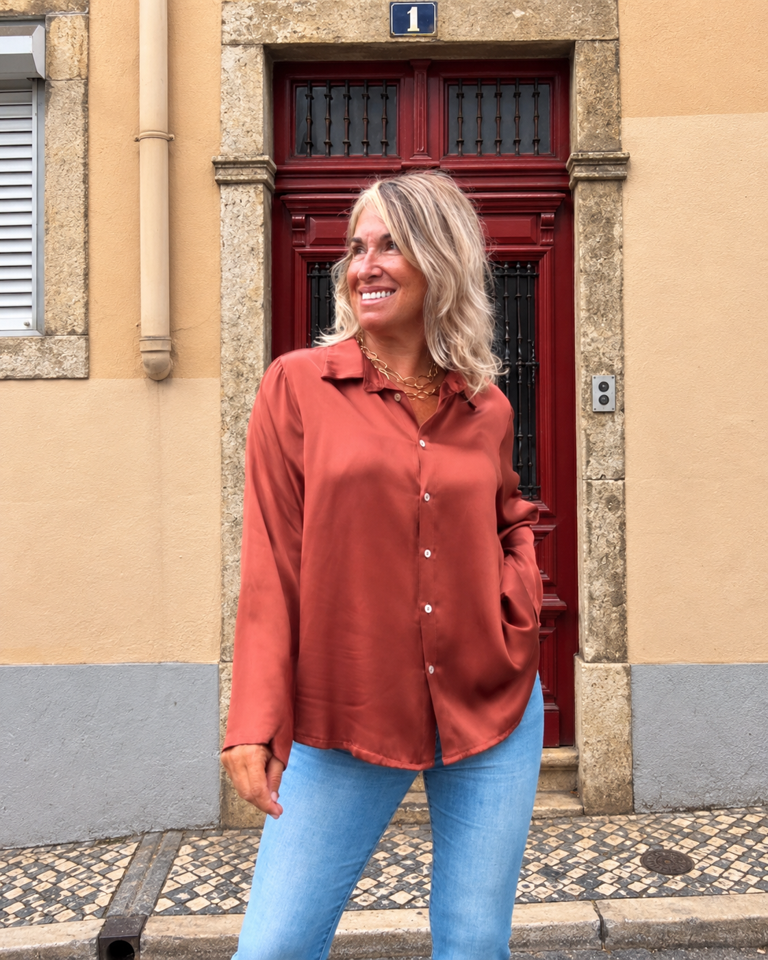 Victoria · Camisa satinada terracota