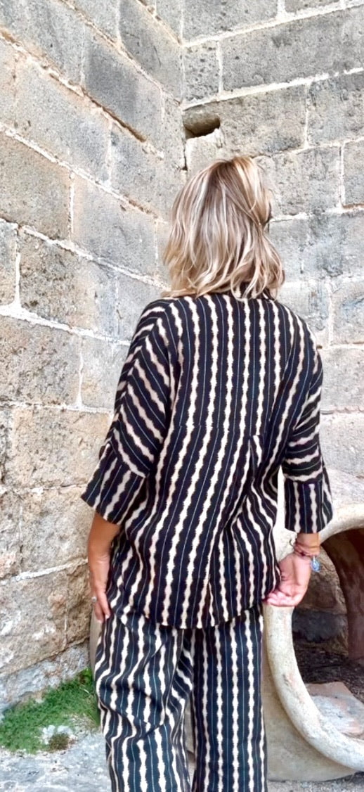 Camisa amplia de manga kimono negra