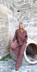 Pantalón recto estampado burdeos