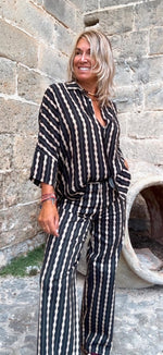 Pantalón recto estampado negro