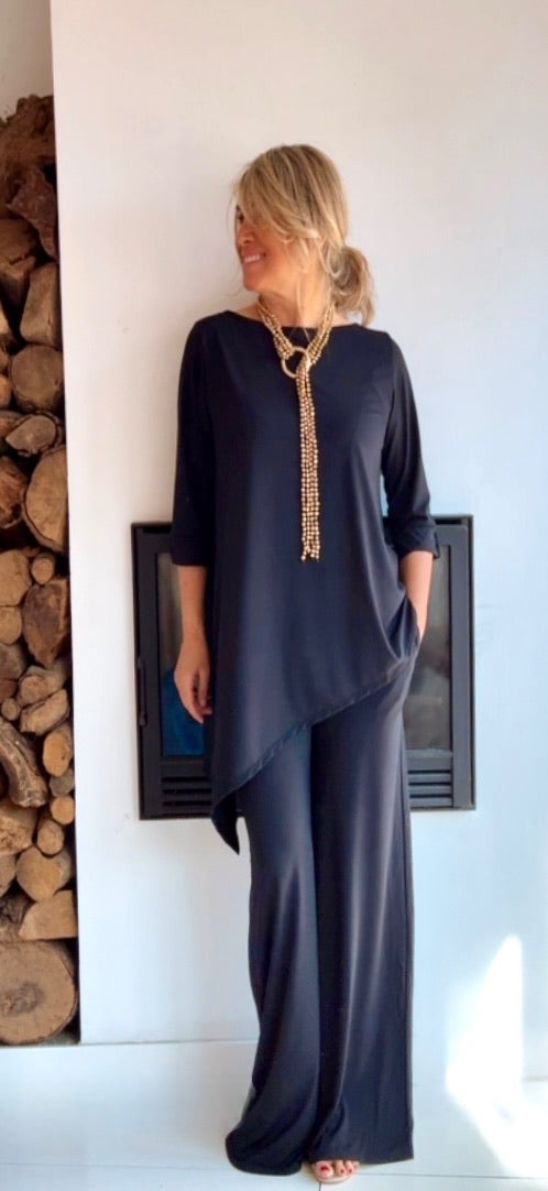 Lucía · Blusa asimétrica negra