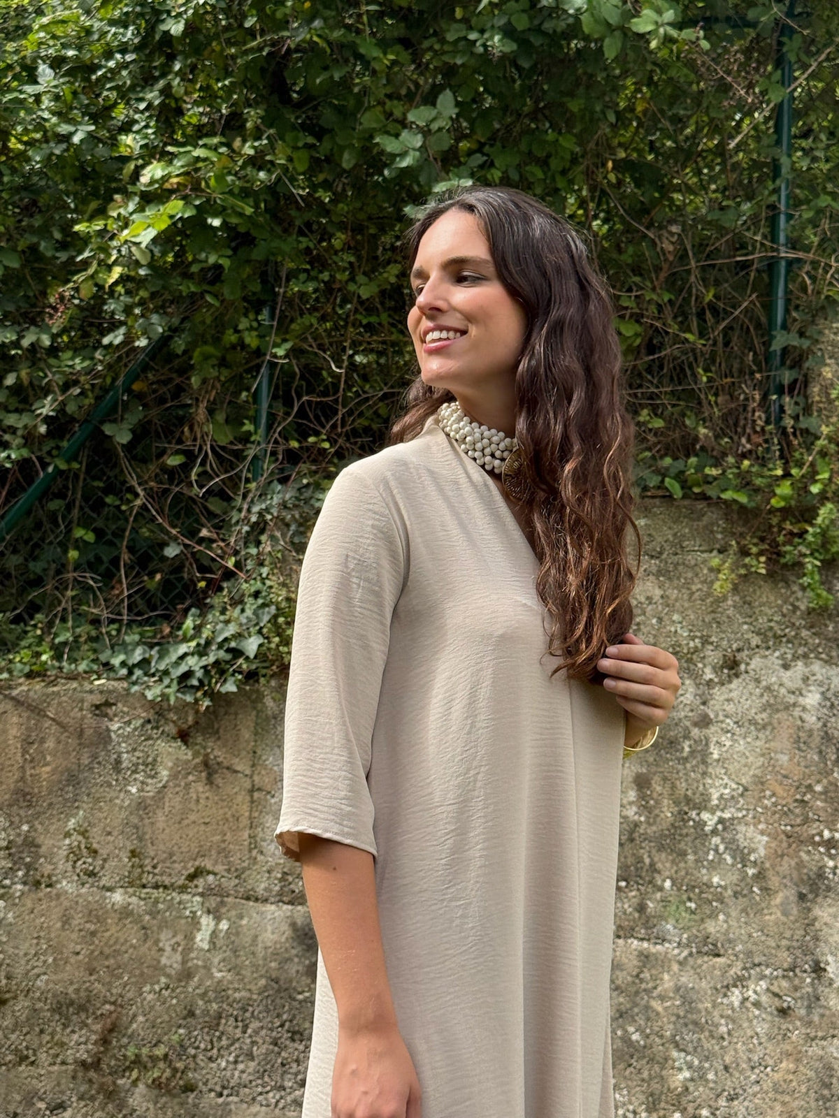 Vestido caftán midi beige