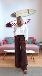 Pantalón de pernera ancha marrón