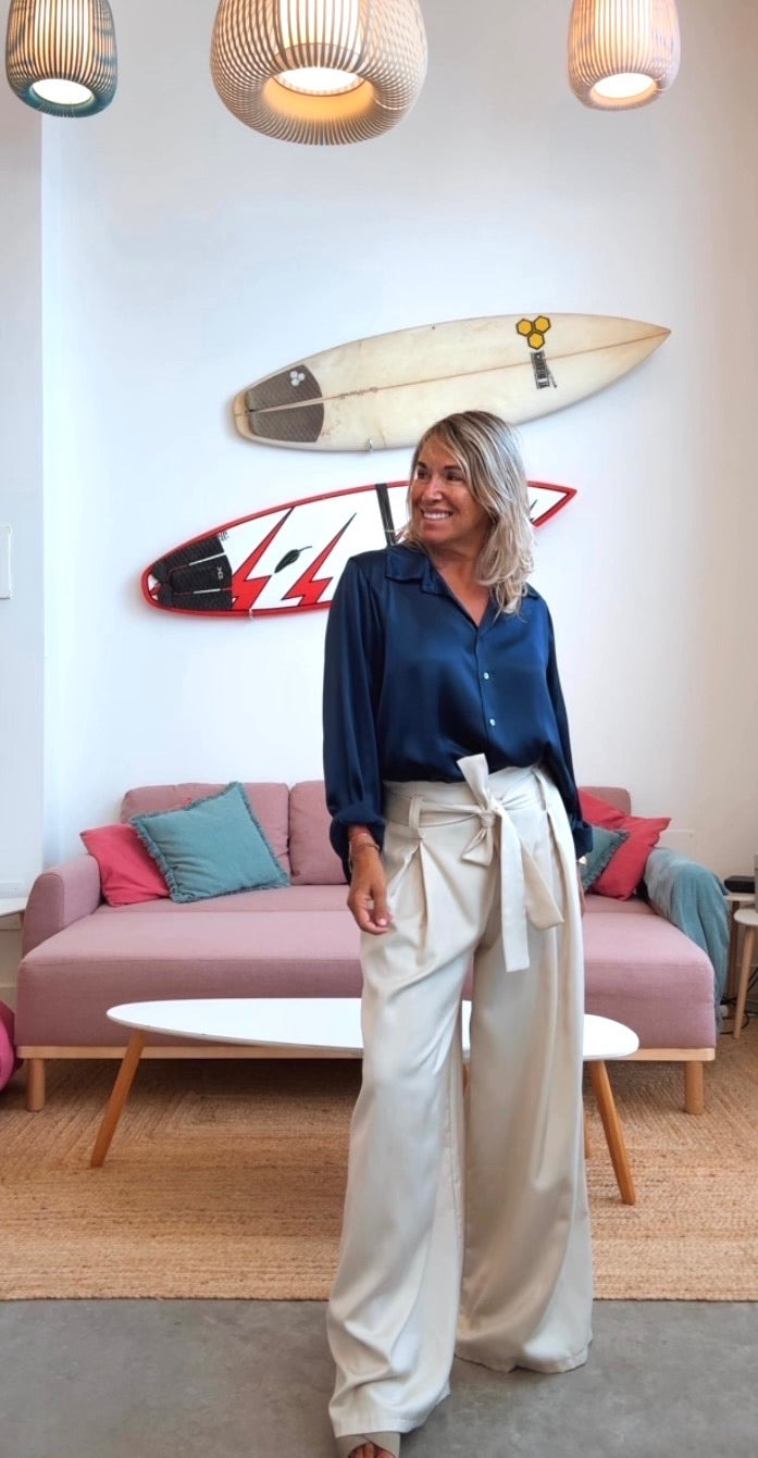 Pantalón de pernera ancha beige