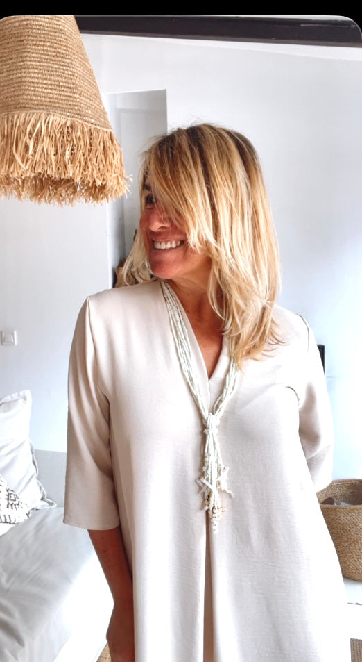 Vestido caftán midi beige