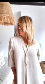 Vestido caftán midi beige
