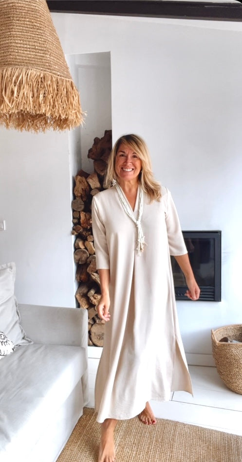 Vestido caftán midi beige