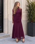 Vestido largo de cuello alto ciruela