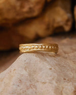 Anillo de inspiración antigua